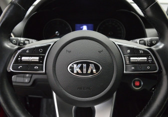 Подержанный автомобиль Kia Cerato Sedan 2019 года (15 фото)