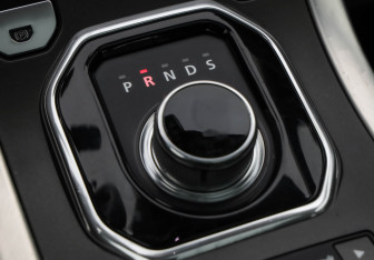 Подержанный автомобиль Land Rover Range Rover Evoque 2014 года (21 фото)