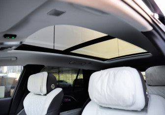 Подержанный автомобиль Hongqi E-HS9 2021 года (32 фото)