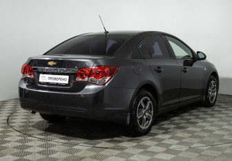 Подержанный автомобиль Chevrolet Cruze Sedan 2011 года (5 фото)