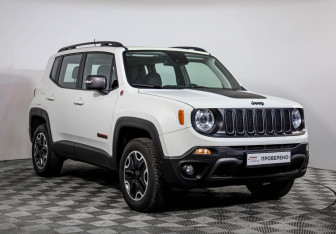 Подержанный автомобиль Jeep Renegade 2018 года (3 фото)