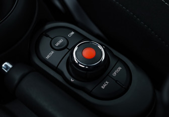 Подержанный автомобиль MINI Hatch 2020 года (25 фото)