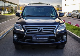Подержанный автомобиль Lexus LX 2012 года (2 фото)