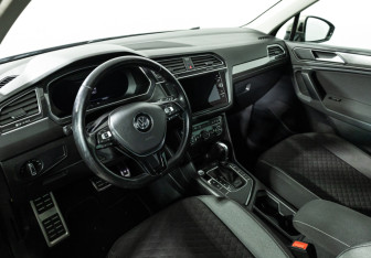 Подержанный автомобиль Volkswagen Tiguan 2018 года (11 фото)
