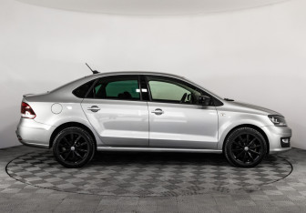 Подержанный автомобиль Volkswagen Polo Sedan 2017 года (4 фото)