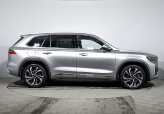 Подержанный автомобиль Geely Monjaro 2023 года (4 фото)