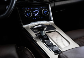 Подержанный автомобиль Exeed VX 2022 года (14 фото)