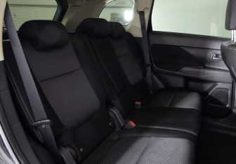 Подержанный автомобиль Mitsubishi Outlander 2016 года (17 фото)