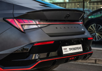 Подержанный автомобиль Hyundai Elantra Sedan 2024 года (11 фото)