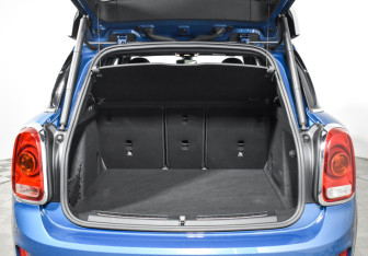 Подержанный автомобиль MINI Countryman 2020 года (19 фото)