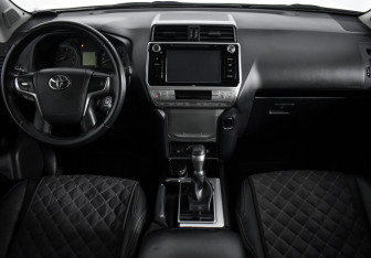 Подержанный автомобиль Toyota Land Cruiser Prado 2019 года (15 фото)