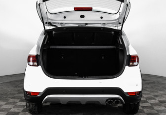 Подержанный автомобиль Kia Rio Hatchback 2019 года (16 фото)