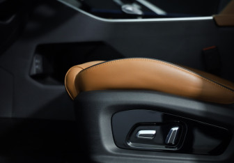 Подержанный автомобиль Omoda C5 2023 года (23 фото)