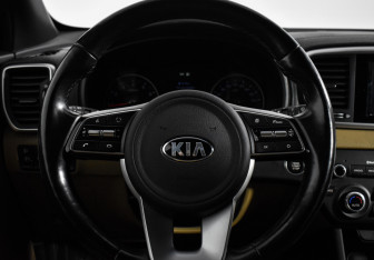 Подержанный автомобиль Kia Sportage 2019 года (17 фото)