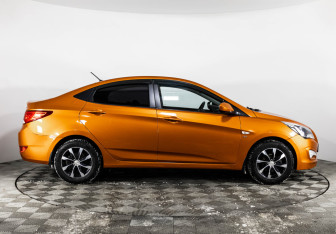 Подержанный автомобиль Hyundai Solaris Sedan 2014 года (4 фото)