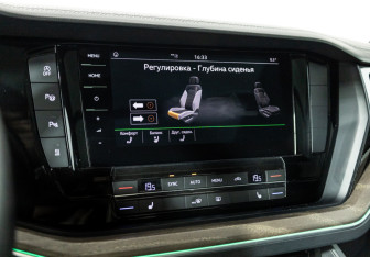 Подержанный автомобиль Volkswagen Touareg 2018 года (25 фото)