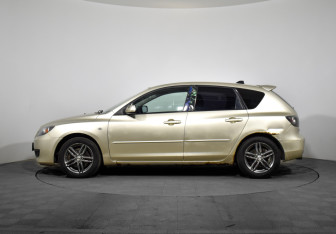 Подержанный автомобиль Mazda 3 Hatchback 2007 года (8 фото)