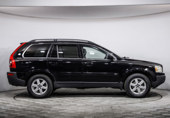 Подержанный автомобиль Volvo XC90 2002 года (4 фото)