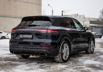 Подержанный автомобиль Porsche Cayenne 2019 года (6 фото)