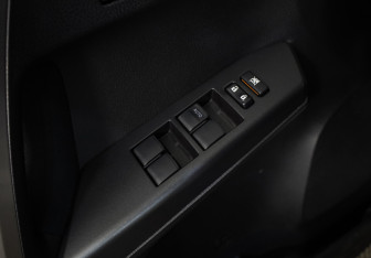 Подержанный автомобиль Toyota RAV4 2016 года (20 фото)