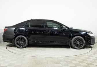 Подержанный автомобиль Toyota Camry Sedan 2017 года (4 фото)