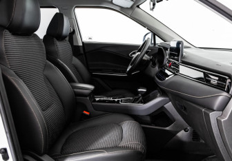 Подержанный автомобиль Москвич 3 2024 года (22 фото)