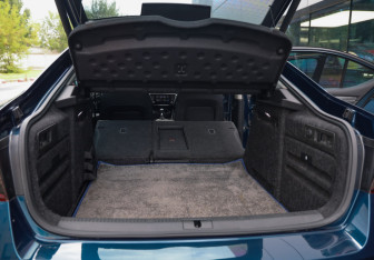 Подержанный автомобиль Skoda Superb Liftback 2022 года (30 фото)