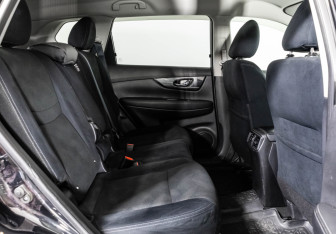 Подержанный автомобиль Nissan X-Trail 2017 года (17 фото)