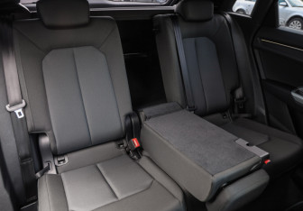 Подержанный автомобиль Audi Q3 2020 года (30 фото)