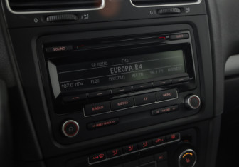 Подержанный автомобиль Volkswagen Golf Hatchback 2011 года (13 фото)