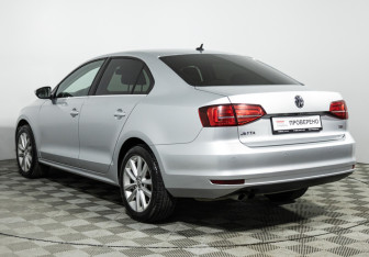Подержанный автомобиль Volkswagen Jetta Sedan 2014 года (7 фото)