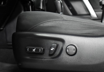 Подержанный автомобиль Toyota Land Cruiser Prado 2014 года (11 фото)