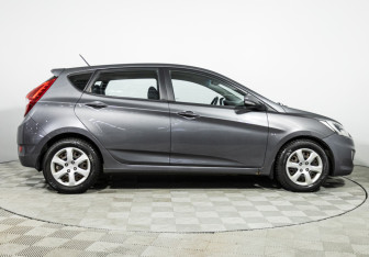 Подержанный автомобиль Hyundai Solaris Hatchback 2012 года (4 фото)