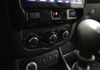 Подержанный автомобиль Renault Duster 2017 года (15 фото)