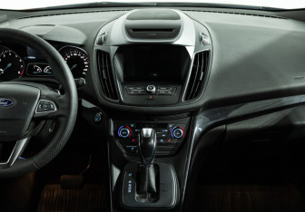 Подержанный автомобиль Ford Kuga 2017 года (14 фото)