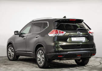 Подержанный автомобиль Nissan X-Trail 2017 года (7 фото)