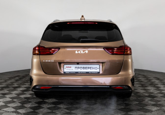 Подержанный автомобиль Kia Ceed Wagon 2021 года (6 фото)