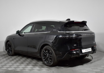 Подержанный автомобиль Voyah Free 2023 года (7 фото)