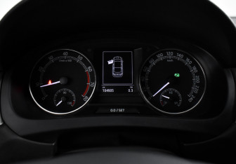 Подержанный автомобиль Skoda Rapid Liftback 2017 года (18 фото)