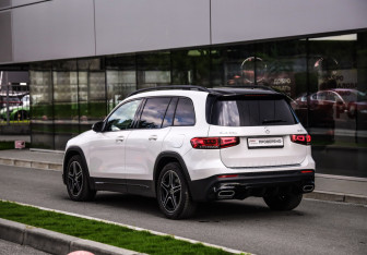 Подержанный автомобиль Mercedes-Benz GLB 2020 года (8 фото)