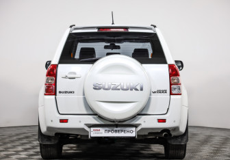Подержанный автомобиль Suzuki Grand Vitara 2011 года (6 фото)