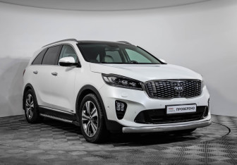 Подержанный автомобиль Kia Sorento 2018 года (3 фото)