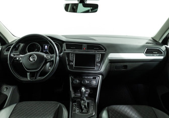 Подержанный автомобиль Volkswagen Tiguan 2017 года (13 фото)