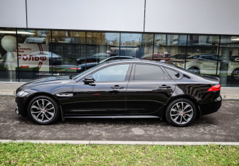 Подержанный автомобиль Jaguar XF Sedan 2017 года (7 фото)