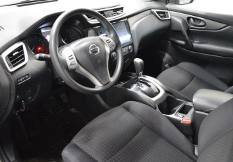 Подержанный автомобиль Nissan Qashqai 2015 года (10 фото)