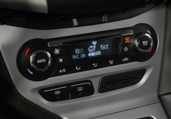 Подержанный автомобиль Ford Focus Sedan 2013 года (14 фото)
