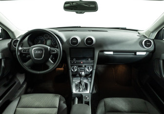 Подержанный автомобиль Audi A3 Hatchback 2012 года (13 фото)