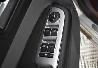 Подержанный автомобиль Ford Focus Sedan 2008 года (16 фото)