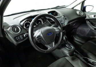 Подержанный автомобиль Ford Fiesta Hatchback 2016 года (11 фото)