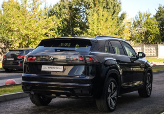 Подержанный автомобиль Volkswagen Teramont 2022 года (6 фото)